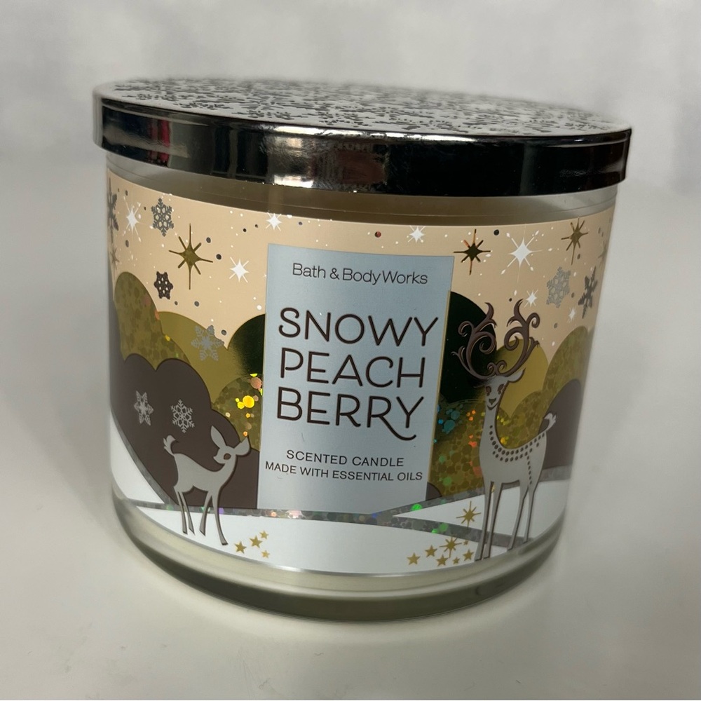 Bath & Body Works 3-Wick Snowy Peach Berry Scented Candle, Cream and Gold